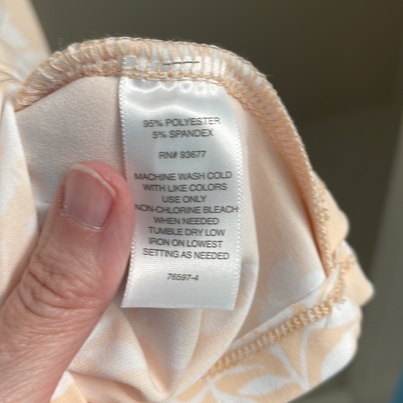 Liz Claiborne Peach Floral Blouse NWT - Picture 7 of 7